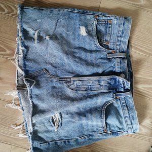 Levi's distressed mini denim skirt size 28